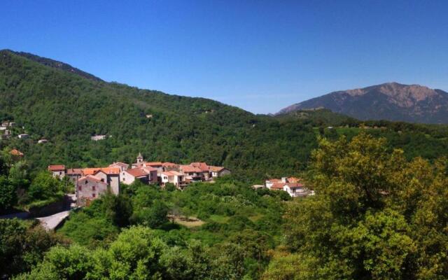 Chambre INDEPENDANTE et aménagée 25 kms Ajaccio