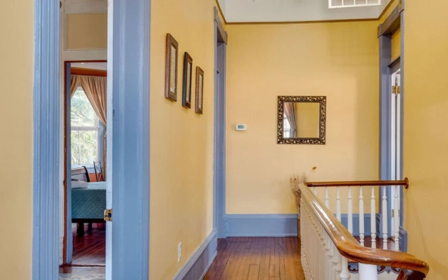 Forsyth Park 2 Bedroom Beauty