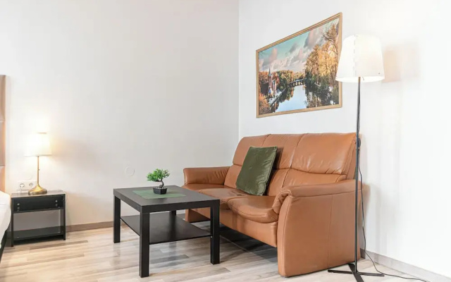 Beautiful 2BR Apt Near Meidling Station