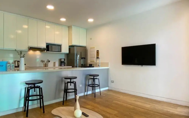 w Bright 2BR Duplex With Balcony in Barranco