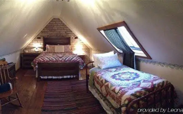 The Cottage @ 241 North