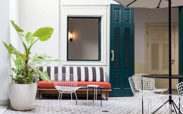 American Trade Hotel