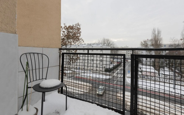 Warsaw Mickiewicza Apartment by Renters