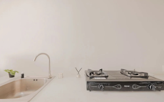 Modern And Comfy Studio At Daan Mogot City Apartment