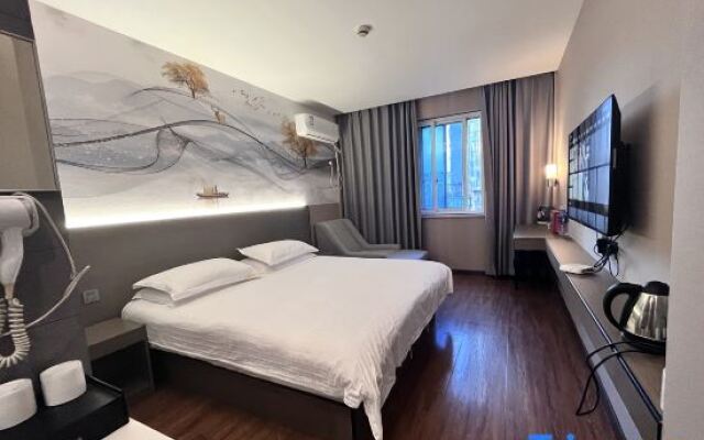 Rooftop 99 Express Hotel