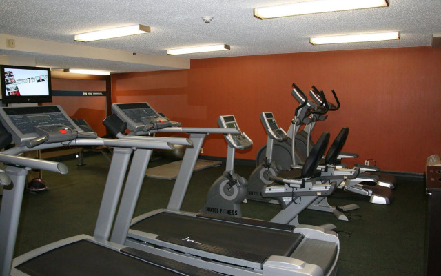 Holiday Inn Express Newark Airport Elizabeth by IHG