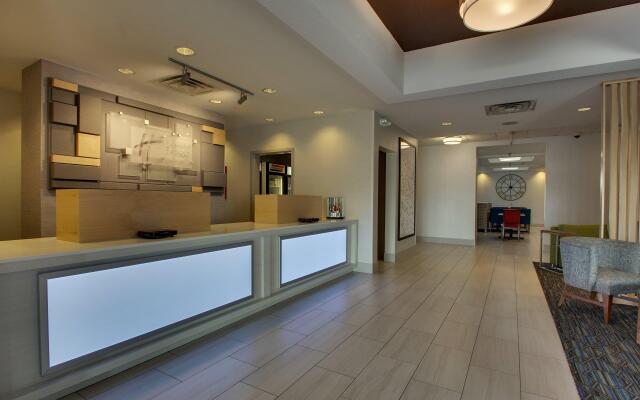 Holiday Inn Express & Suites Morris by IHG