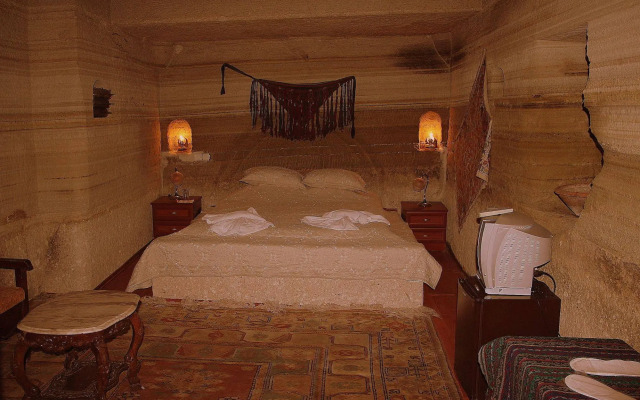 Oriental Cave Suites