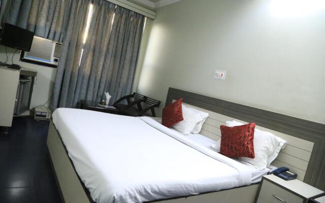 Hotel Paras