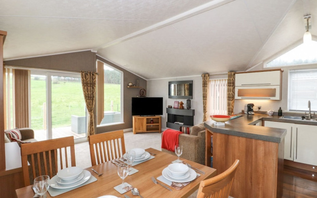 No 8 Hillcote Lodge