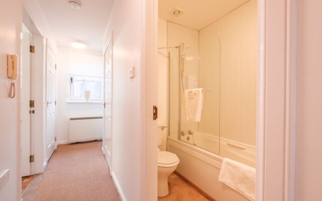 Station Apartment