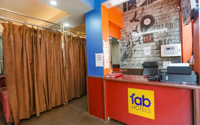 FabExpress Red Roof Residency