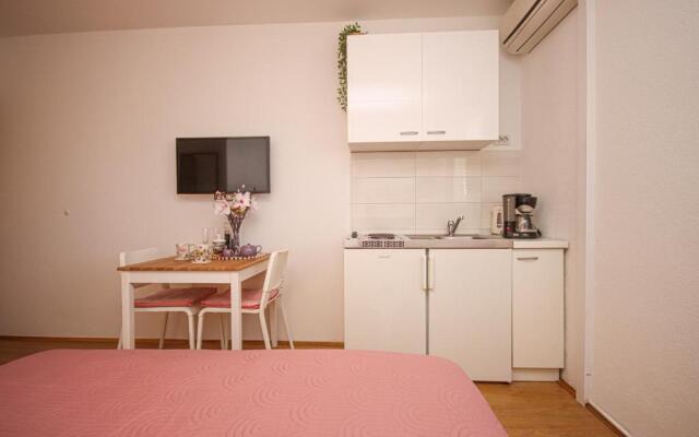 Nina Apartments