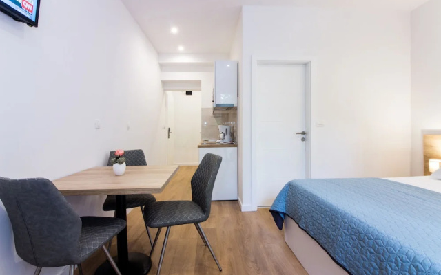 Lugo Apartments