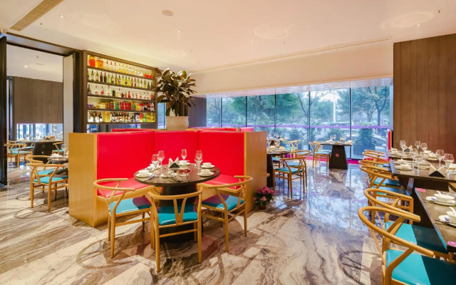 Emeishan Jinweisi Hotel (Emeishan High-speed Railway Station)