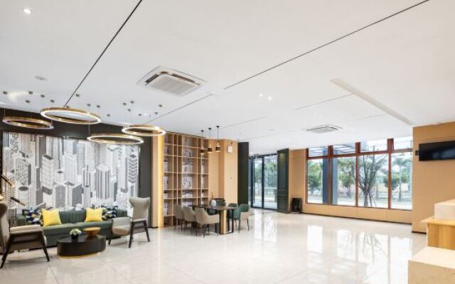 City Comfort Inn Hotel (Lingao Shopping Plaza)