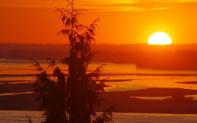 The Fraser River's Edge B&B Lodge