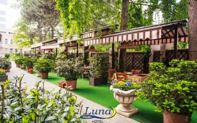 Luna Hotel
