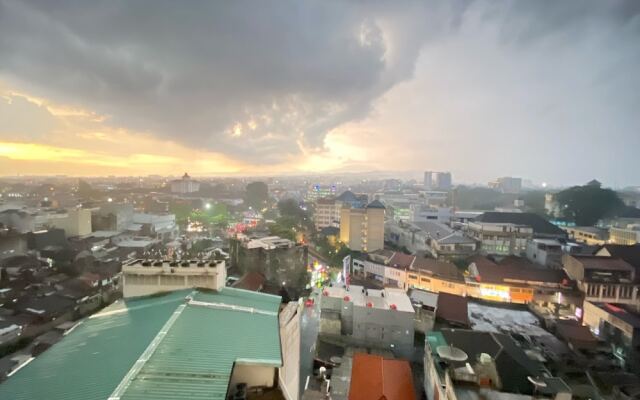 Comfort Living 2Br At Braga City Walk Apartment