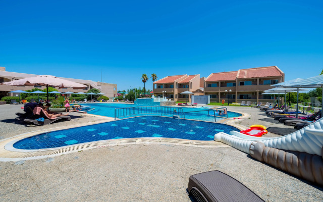 ILIOS APARTHOTEL(Tigaki)