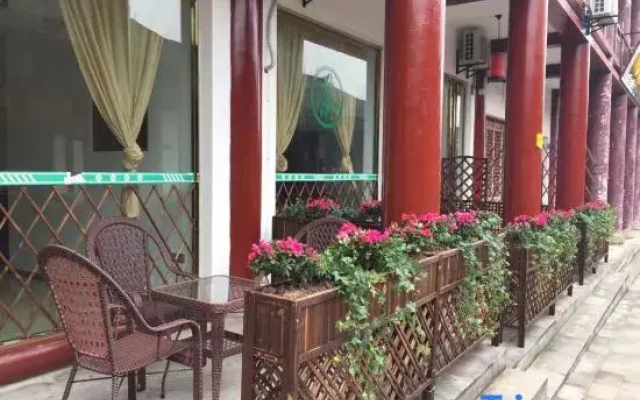 Shi'erfang Theme Guesthouse