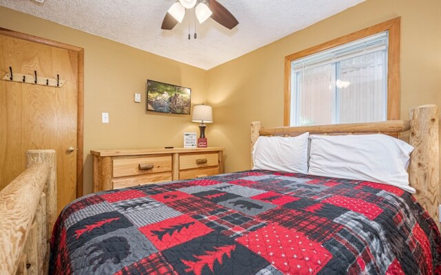 Cabin at Slope's Edge