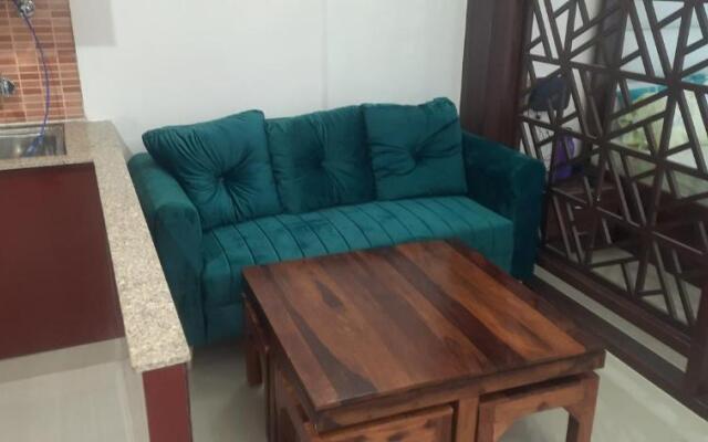 Short Stays in Fully Furnished Service Apartment