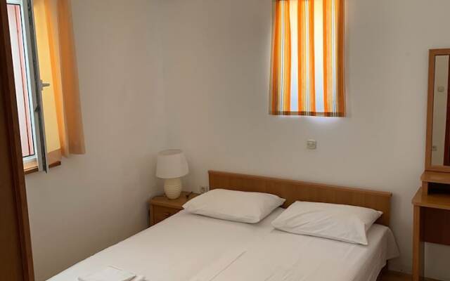 Villa ata Razanac - Apartment With sea View