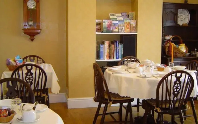 Dilmore House Bed  Breakfast Worcester England