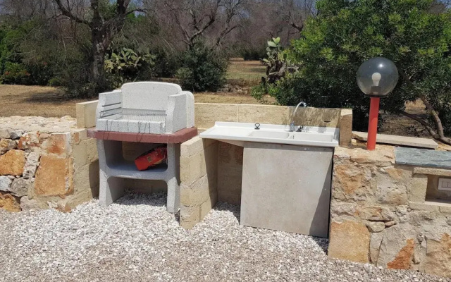 Villa Pescoluse With Pool and Sea View