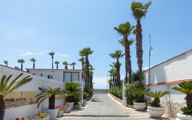 Bee Queen Hotel