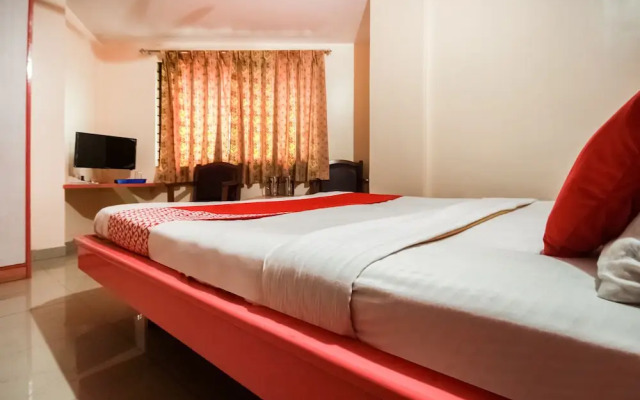 OYO 48043 Hotel Godavari
