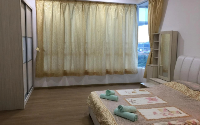 2775 sqf Sunset Luxury Condo