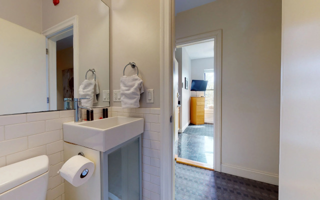 Maverick Suites at 400 Columbus Ave