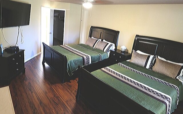 4Bdrm 2Bath 5Beds - NRG Rodeo - Big Home