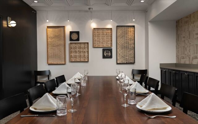 DoubleTree by Hilton Pittsburgh Airport