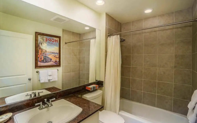 Luxury at Na Hale O Keauhou #N1