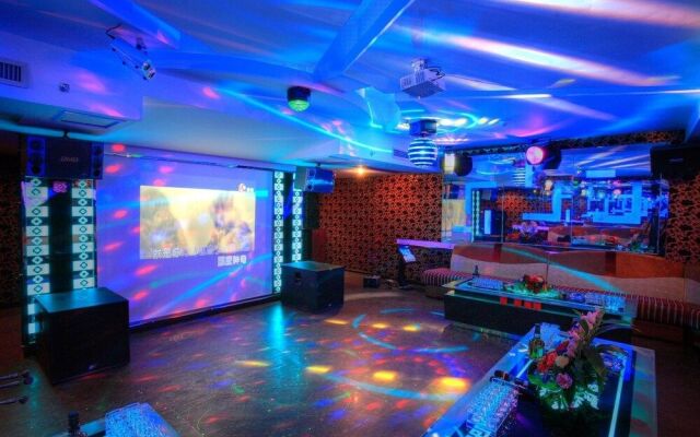 Jasper International Hotel