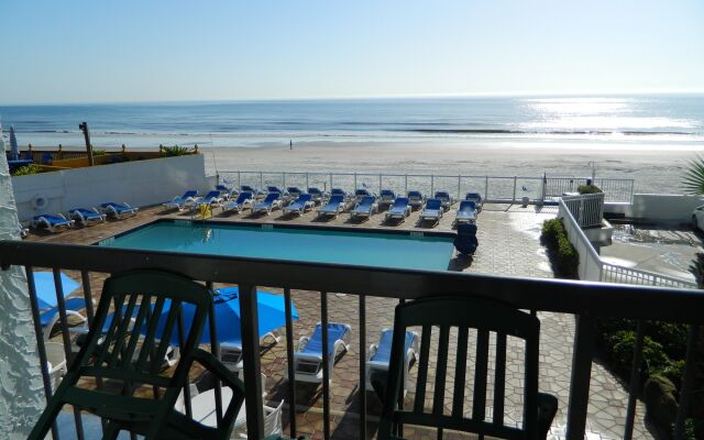 Tropical Winds Oceanfront Hotel