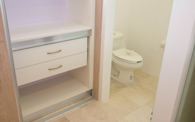 Menesse 32 01 by iMexico