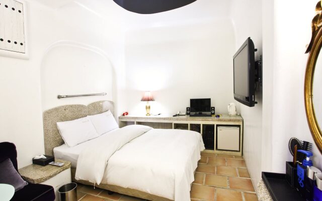 Hotel M