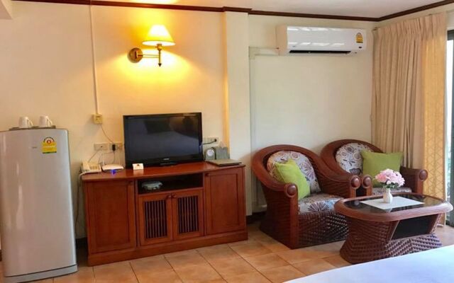 Surin Bay Inn