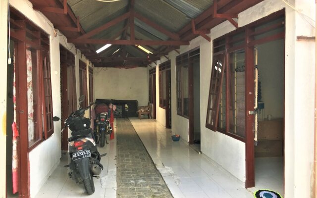 Tambak Bayan Guesthouse