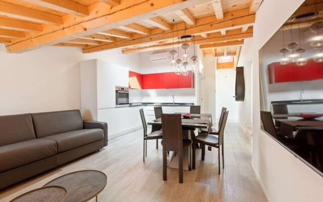 Luxury & Charming Piazzetta San Giorgio Apartments