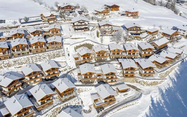 Luxury Chalet with 2 Bathrooms near Small Slope
