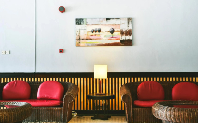 Leisure Cove Hotel & Apartments