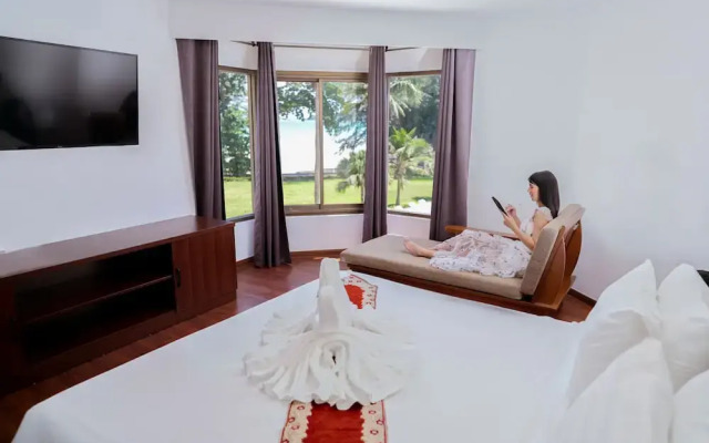 Rayong Palmaries Beach Resort