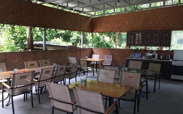 Yuzhnaya Rapsodiya Guesthouse