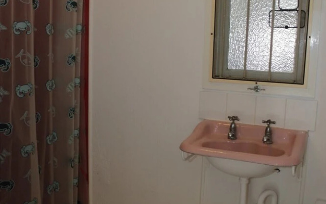 Eclectic 1 Bedroom Apartment in the Heart of Palm Beach