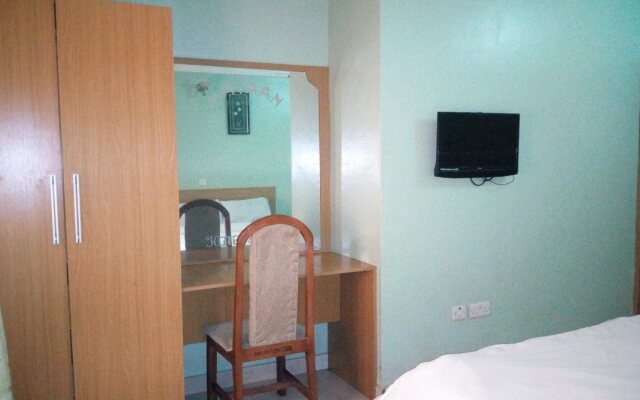 Mataan Hotel  Suites
